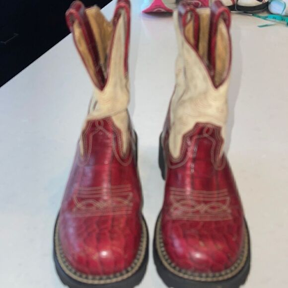 Ariat women’s boots size 6.0 red, tan super comfortable fit great boot’s leather - Picture 1 of 10